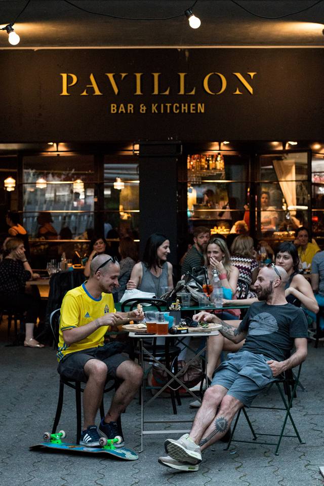 Photo : Le Pavillon Bar & Kitchen : Place de la Riponne 10,
 Riponne-Tunnel 1005