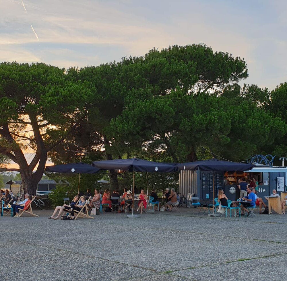 Terrasse ombragée de la Coquette