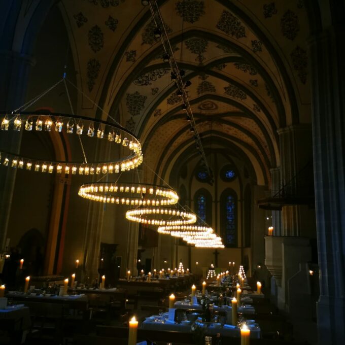 Dîner à la bougie dans l’église St-François