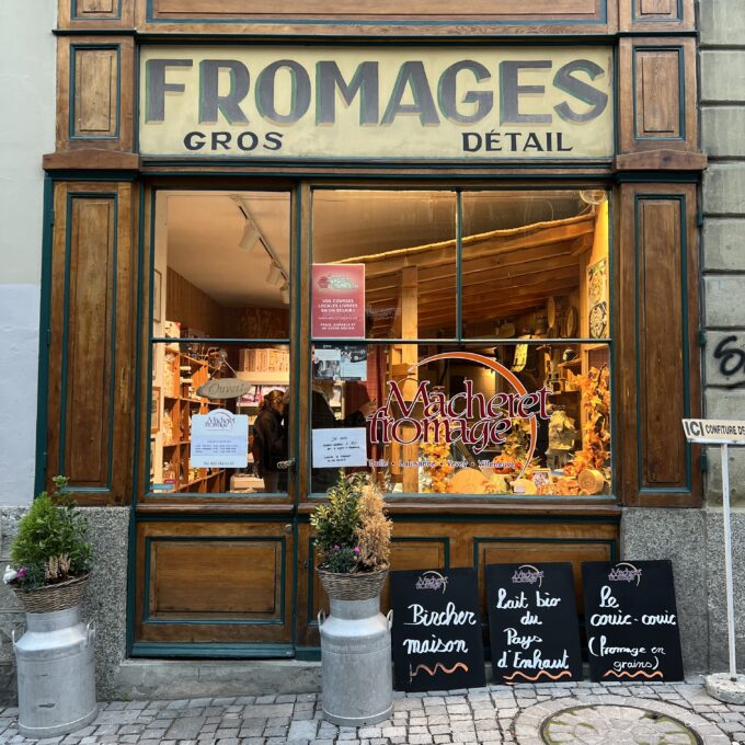 Photo : Macheret Fromage : Rue Pré-du-Marché 3, 1004 Lausanne, Suisse