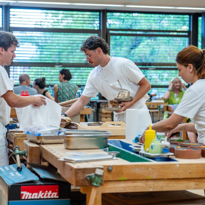 Les Tables Éphémères: Les coulisses insolites – Collège Arnold Reymond